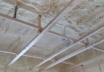 ウレタン吹付断熱